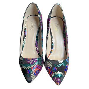 Not just any Pump, Black with floral design block heel pumps